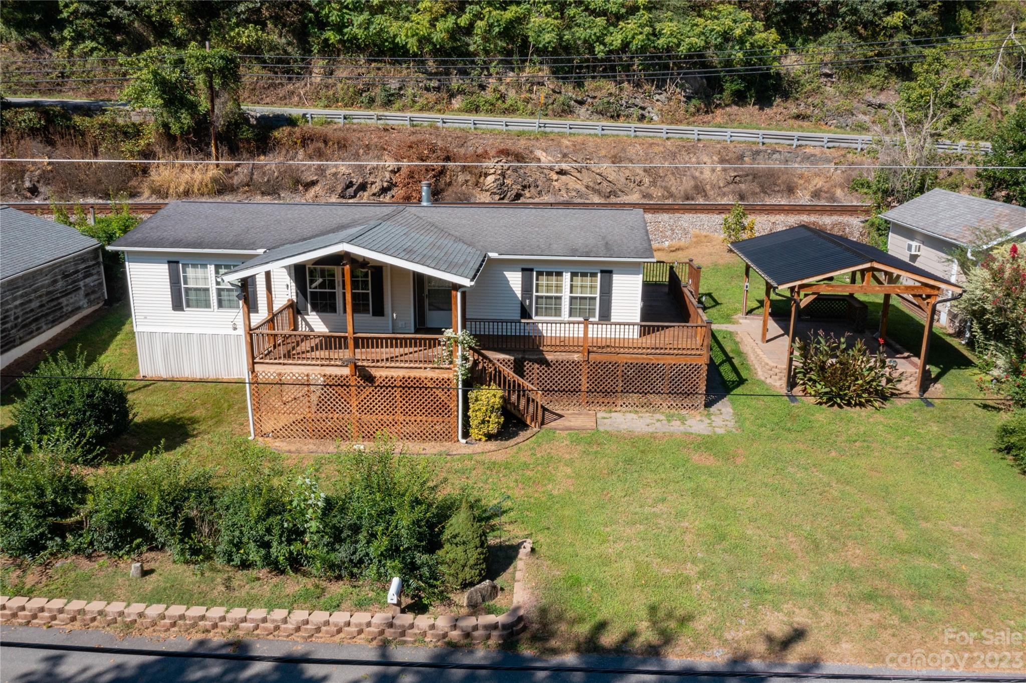 68 N Rollins Road Marshall NC 28753
