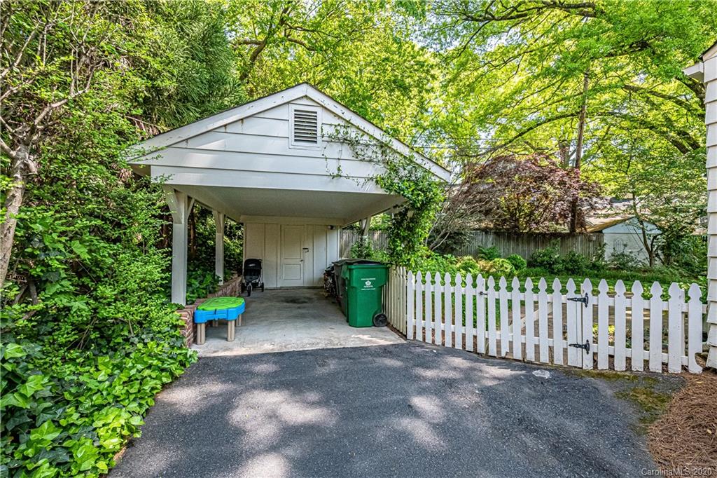 3035 Hanson Drive Charlotte NC 28207