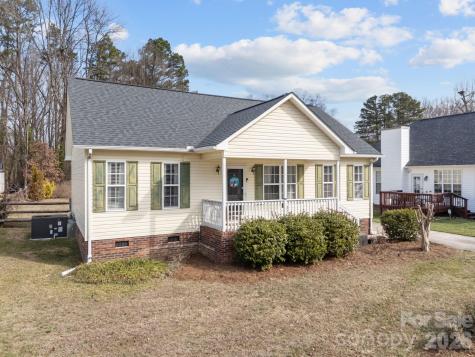 1547 Tammy Court Kannapolis NC 28083