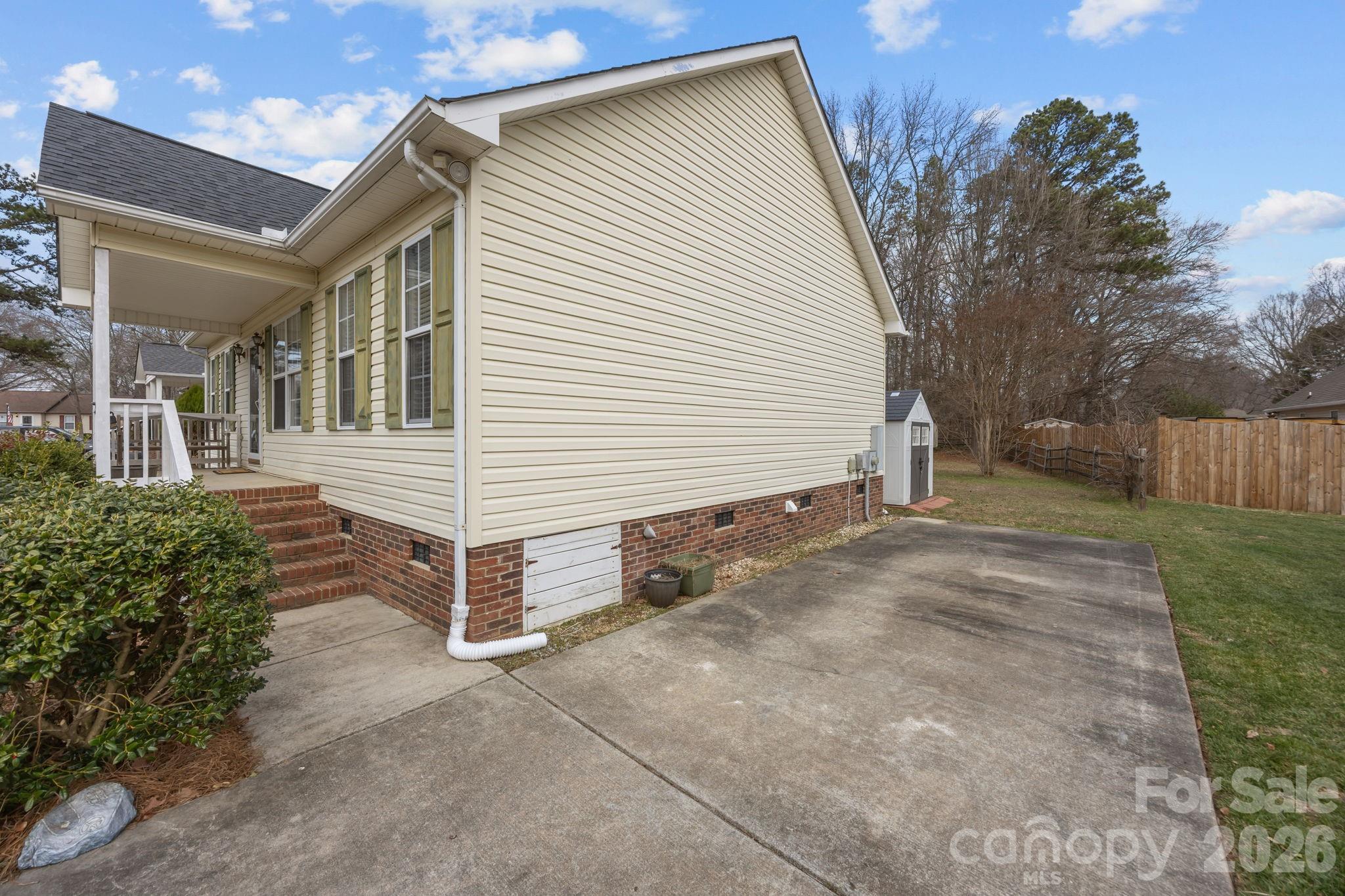 1547 Tammy Court Kannapolis NC 28083