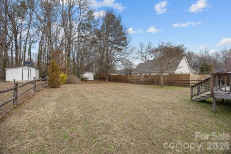1547 Tammy Court Kannapolis NC 28083