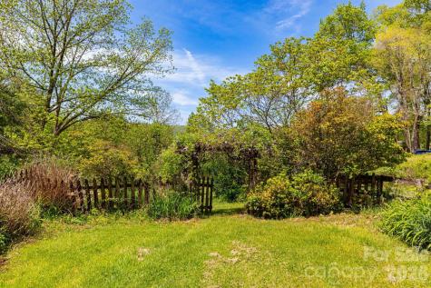 1492 Murray Road Canton NC 28716