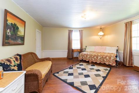 1492 Murray Road Canton NC 28716