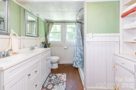 1492 Murray Road Canton NC 28716