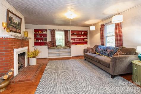 1492 Murray Road Canton NC 28716