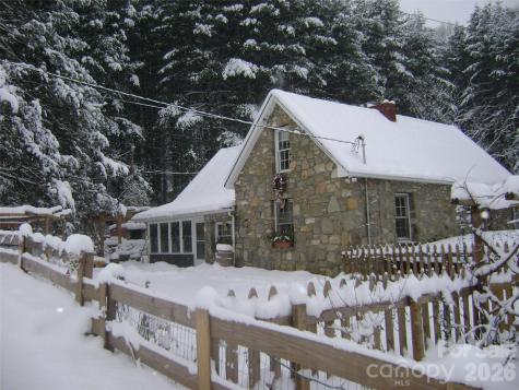 1492 Murray Road Canton NC 28716