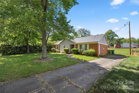 728 Dedmon Drive Charlotte NC 28216