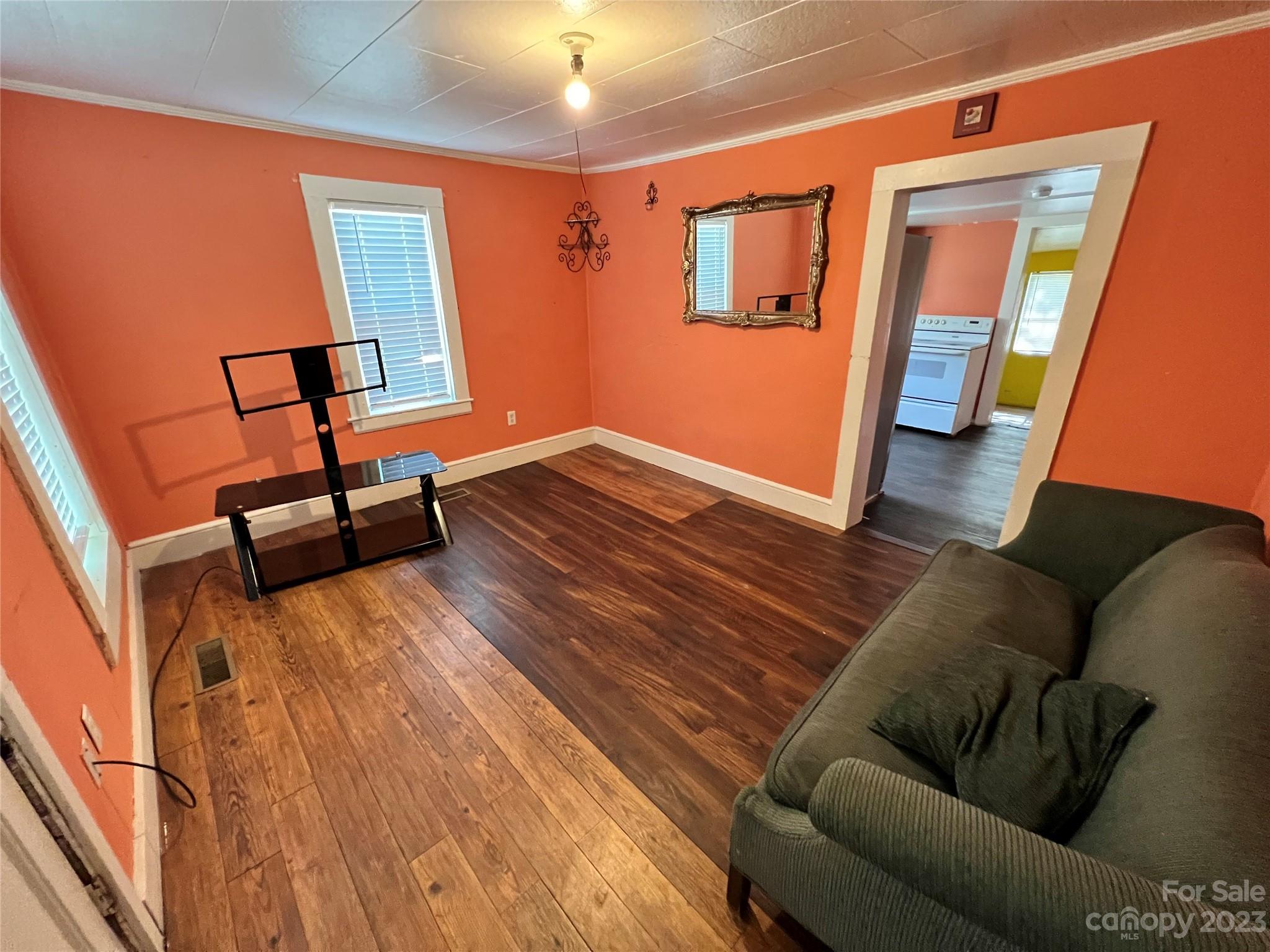 37 20th Street NW Hickory NC 28601