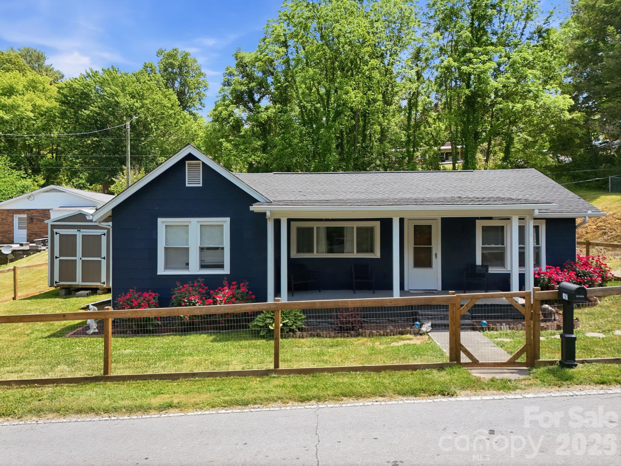 197 Mulberry Street Clyde NC 28721
