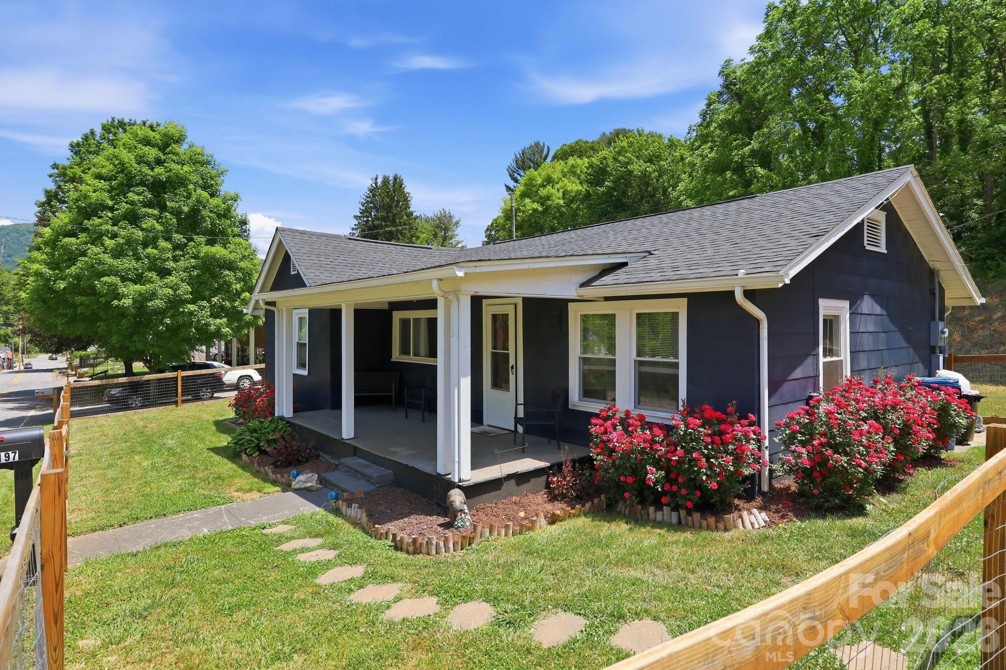 197 Mulberry Street Clyde NC 28721
