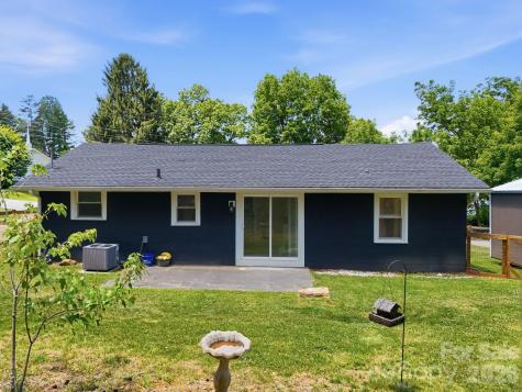 197 Mulberry Street Clyde NC 28721