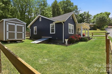 197 Mulberry Street Clyde NC 28721