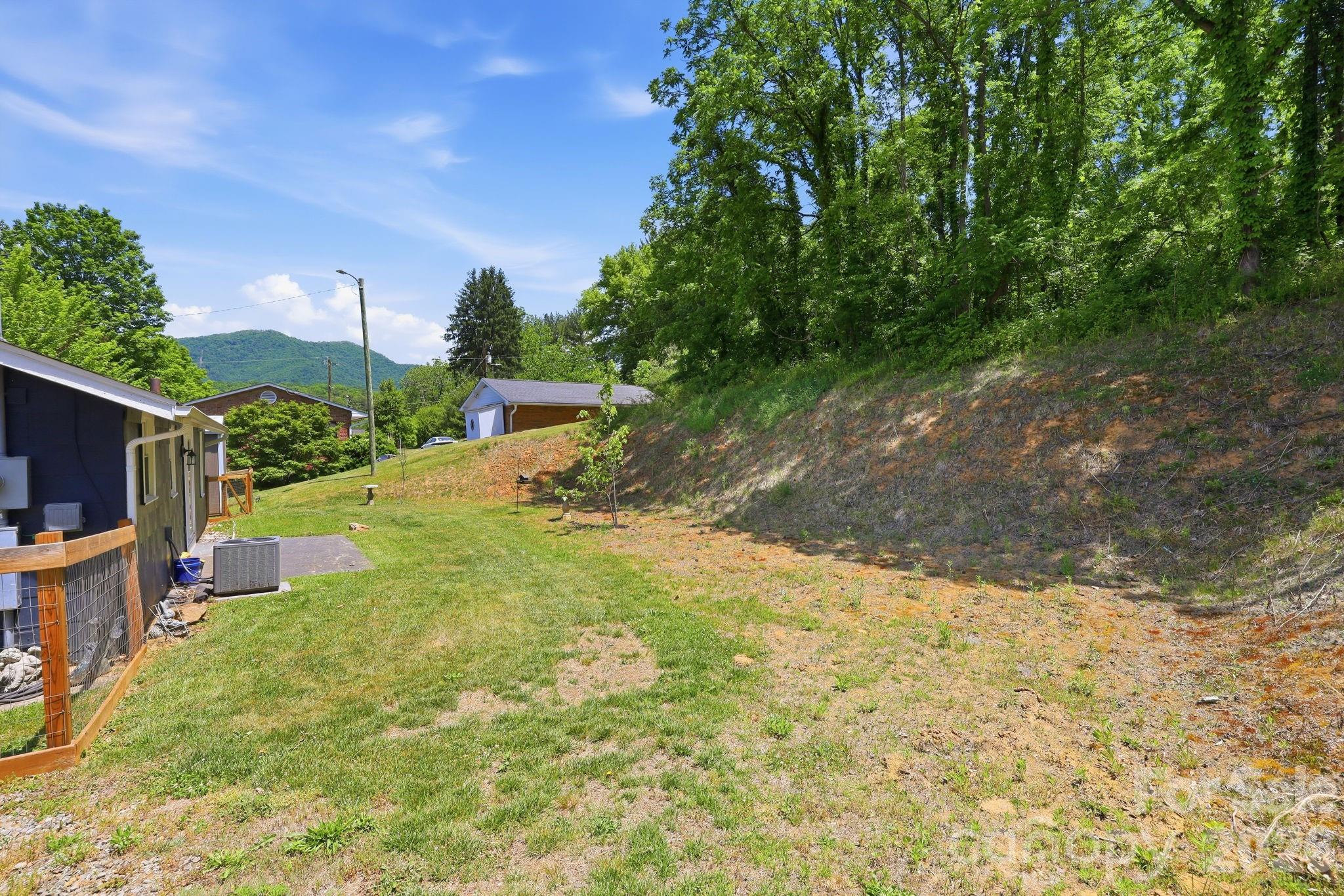 197 Mulberry Street Clyde NC 28721