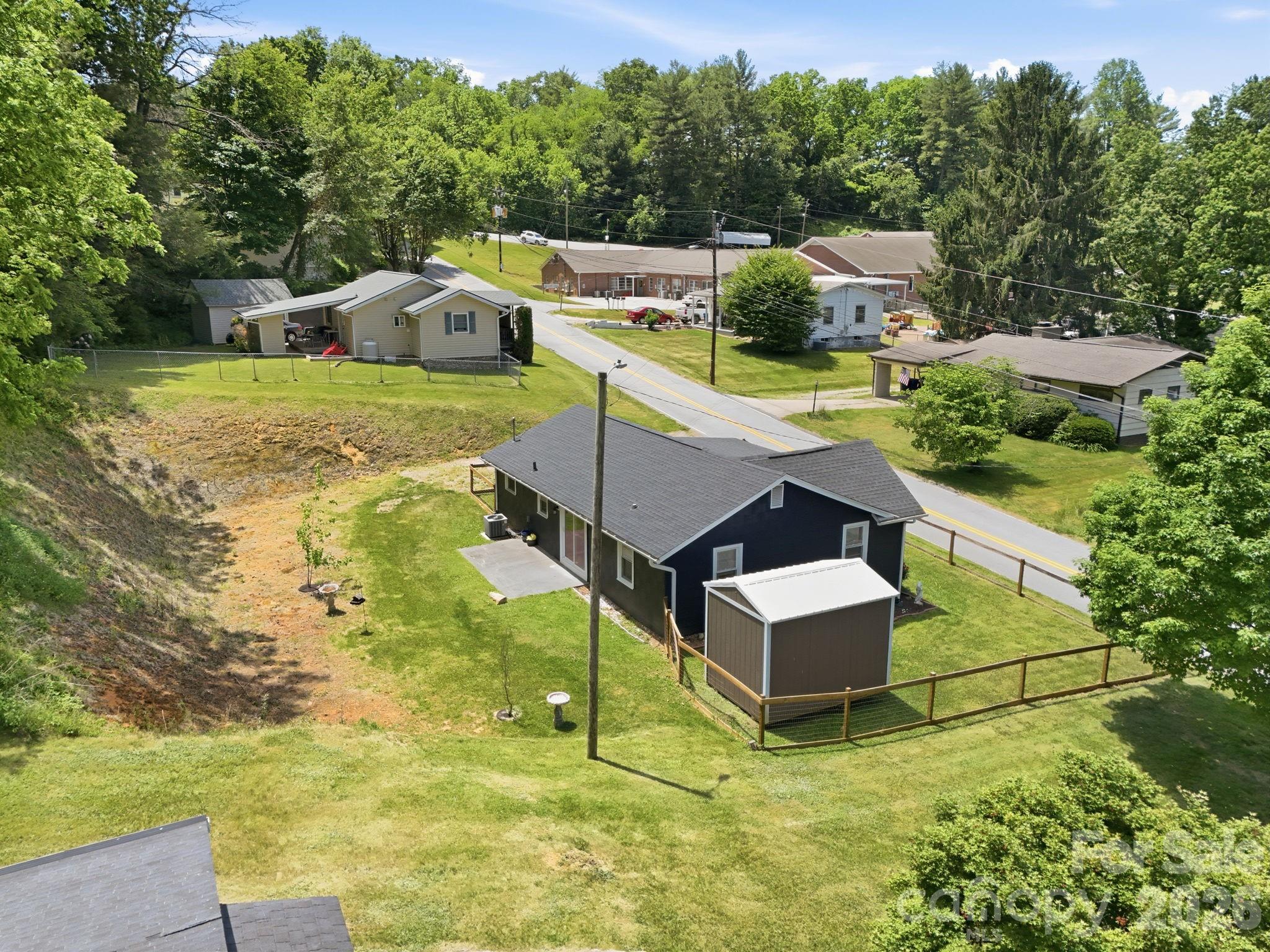 197 Mulberry Street Clyde NC 28721
