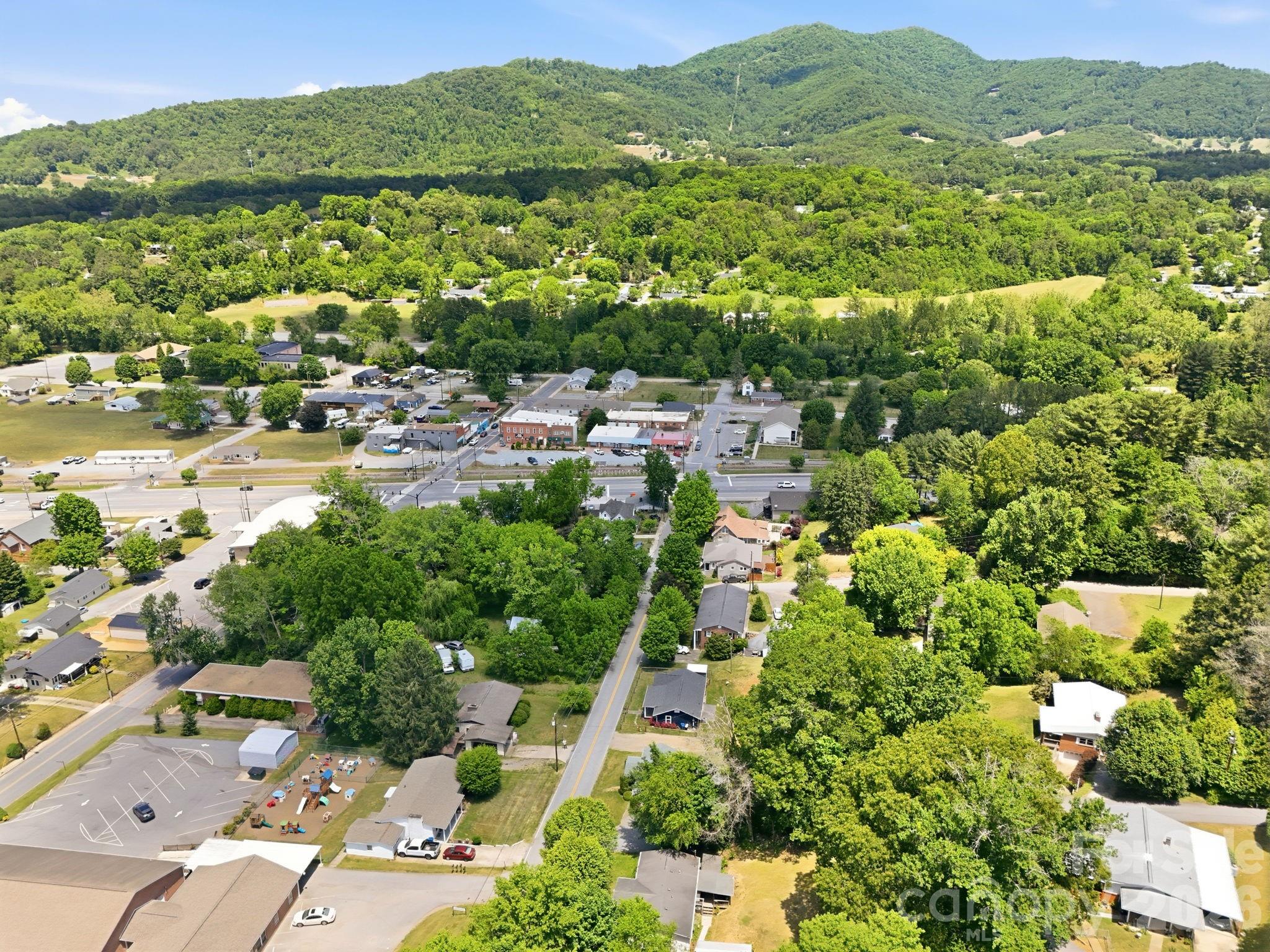 197 Mulberry Street Clyde NC 28721