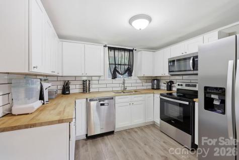 197 Mulberry Street Clyde NC 28721