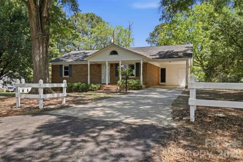 2068 Knight Road Lancaster SC 29720