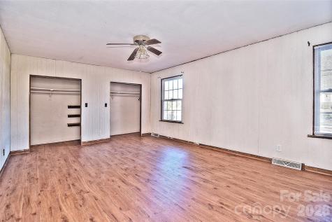 936 23rd Avenue NE Hickory NC 28601