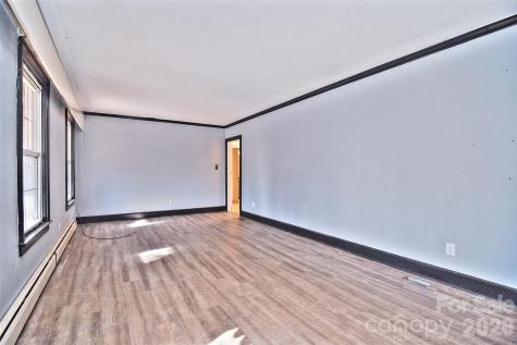936 23rd Avenue NE Hickory NC 28601