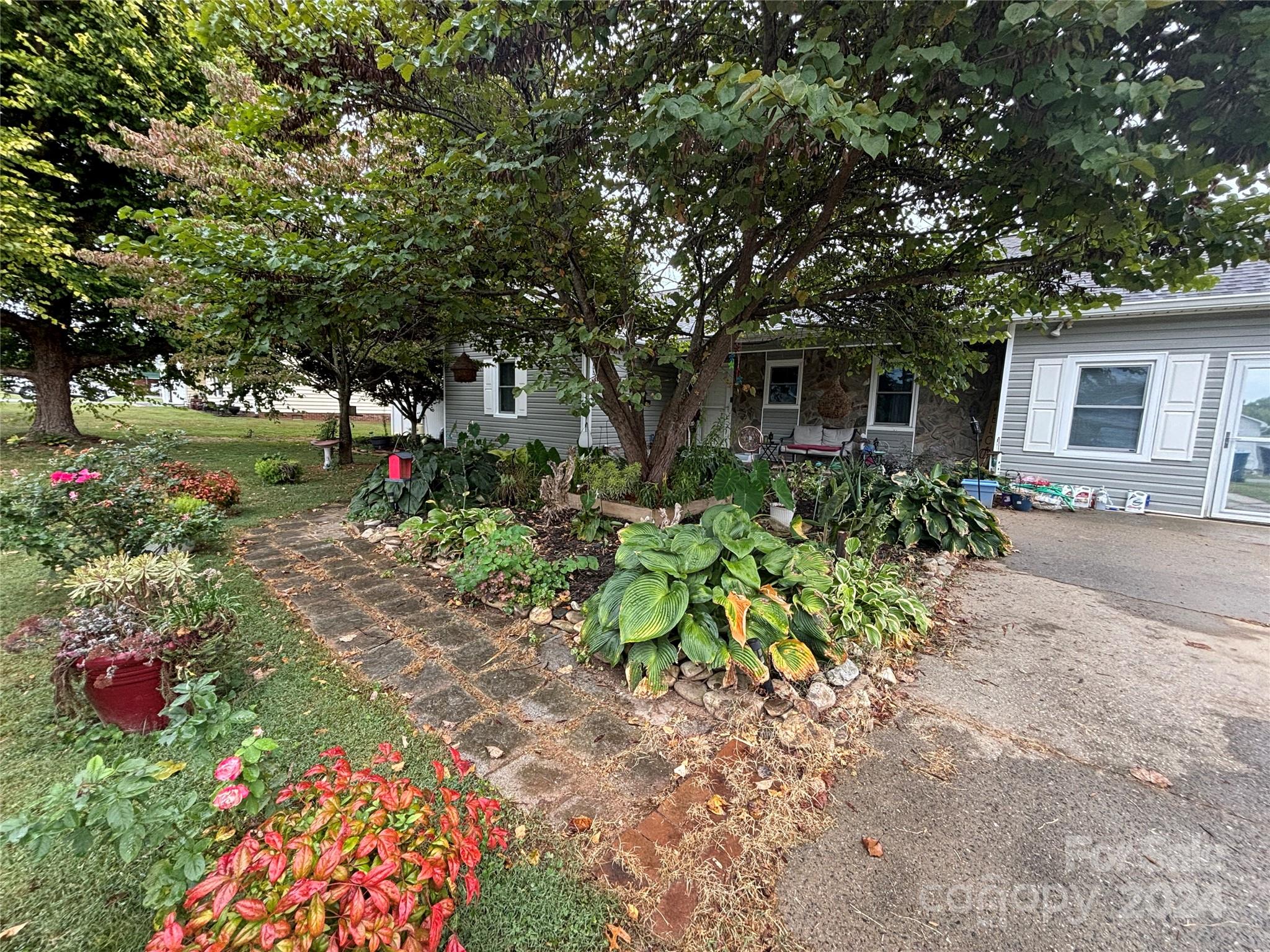 16 Colonial Avenue Granite Falls NC 28630