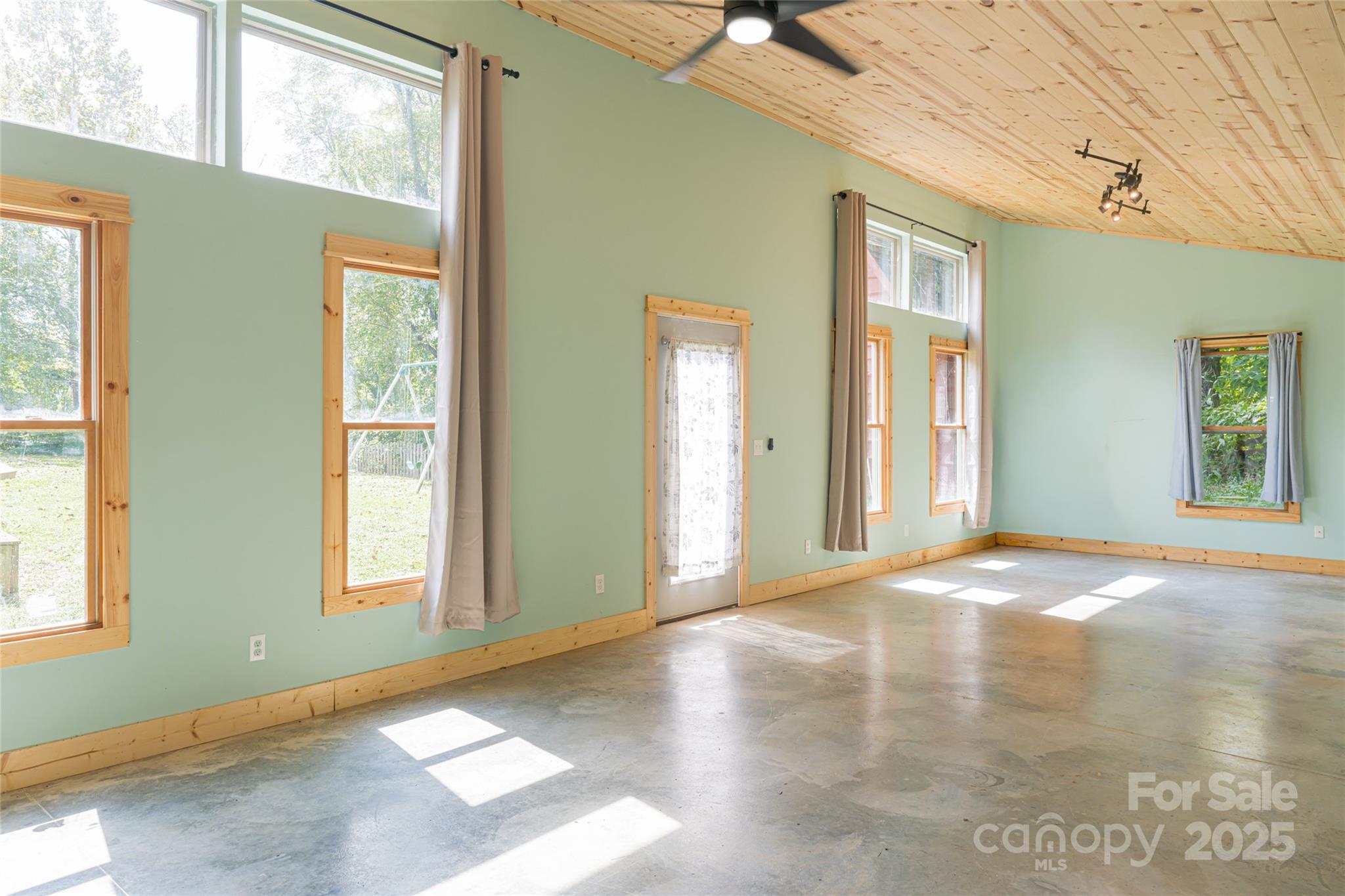 40 Governors View Road Asheville NC 28805