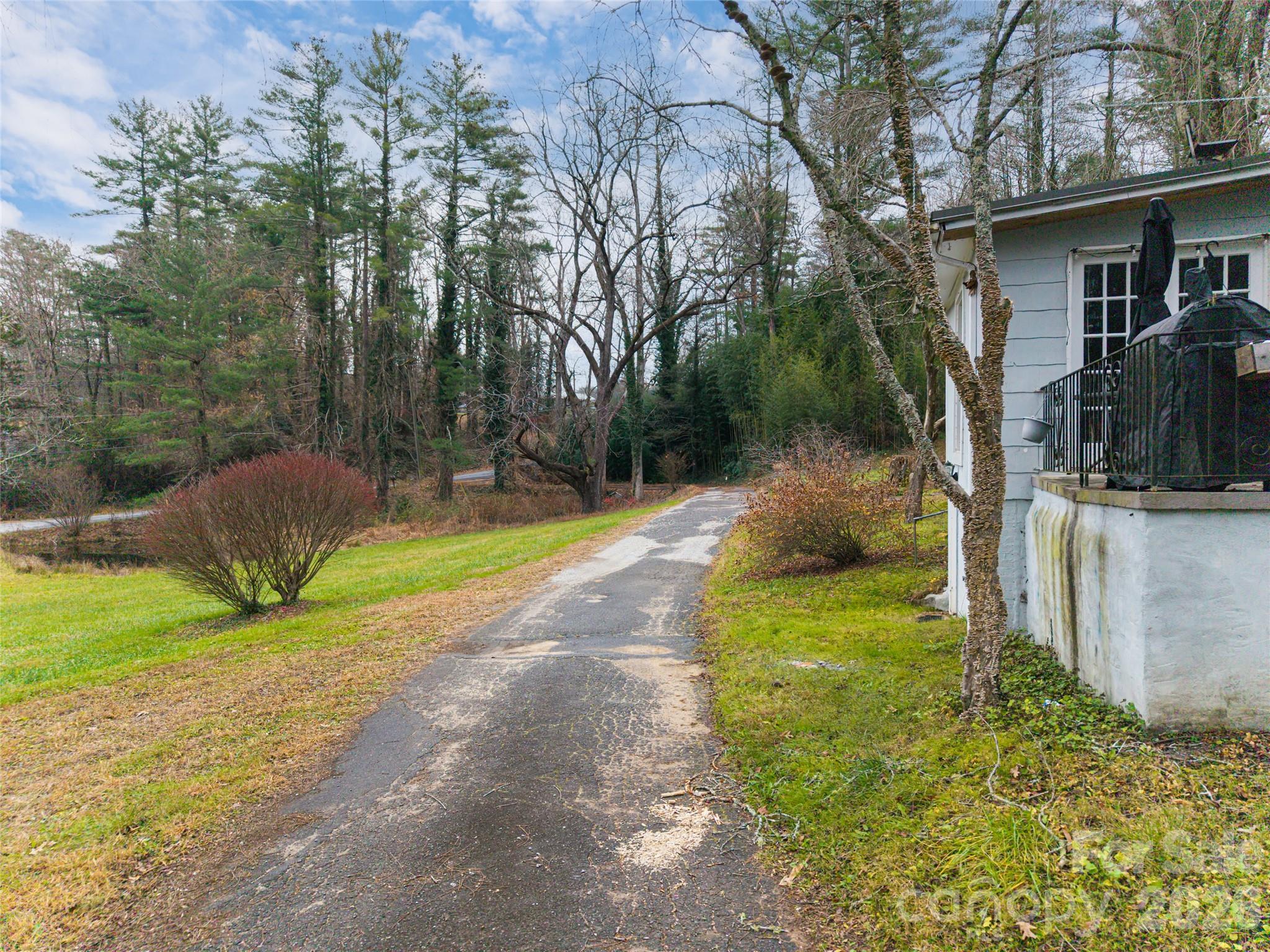 57 Twin Ponds Lane Hendersonville NC 28739