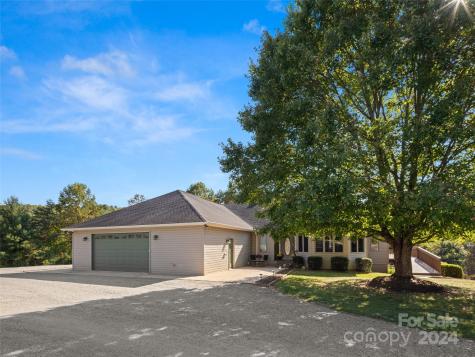 17 Deer Cove Lane Arden NC 28704