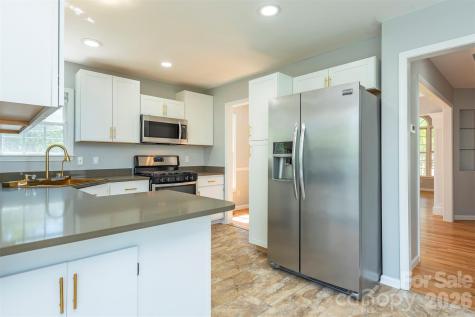 23 Westmont Drive Asheville NC 28806