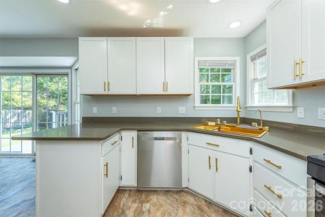 23 Westmont Drive Asheville NC 28806