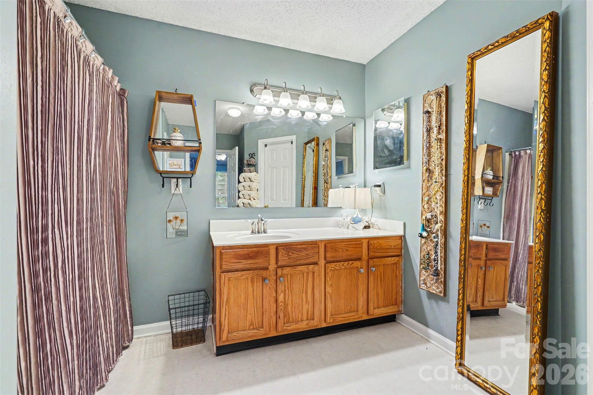 6909 Karnak Court Charlotte NC 28216