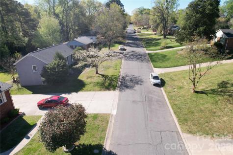 3931 Irvington Drive Charlotte NC 28205