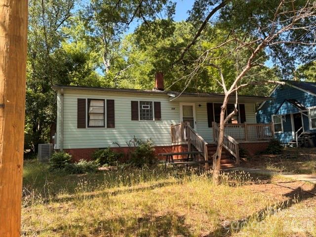 526 Hickory Avenue Statesville NC 28677
