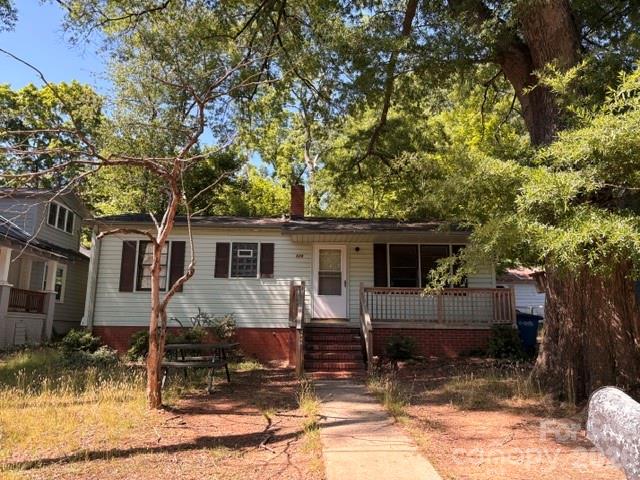 526 Hickory Avenue Statesville NC 28677