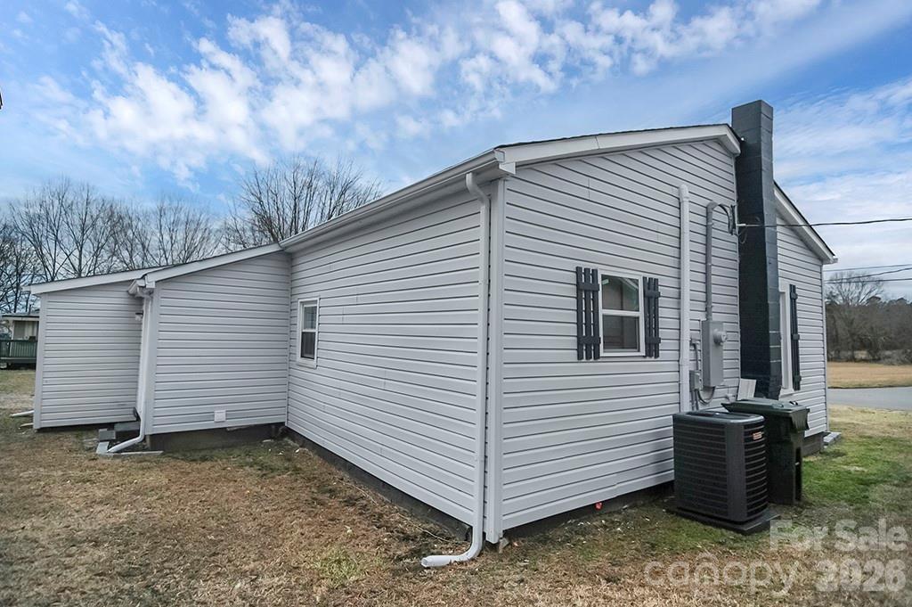 301 Jc Dellinger Road Cherryville NC 28021
