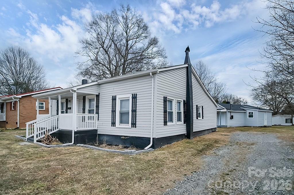301 Jc Dellinger Road Cherryville NC 28021