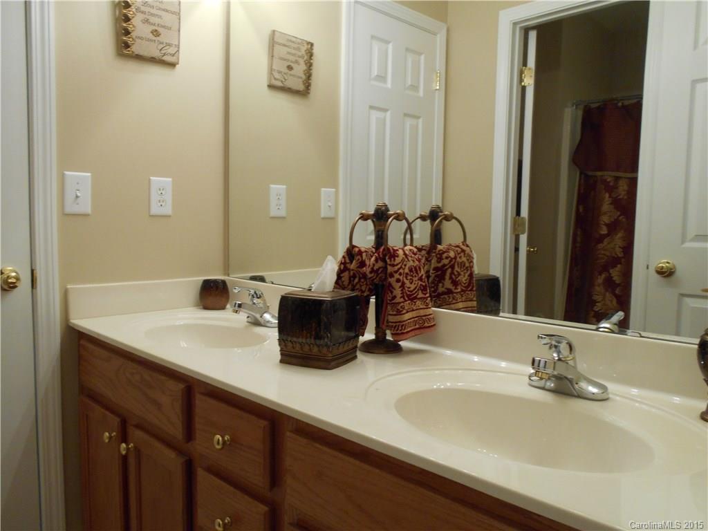 3440 Fairfax Woods Drive Matthews NC 28105