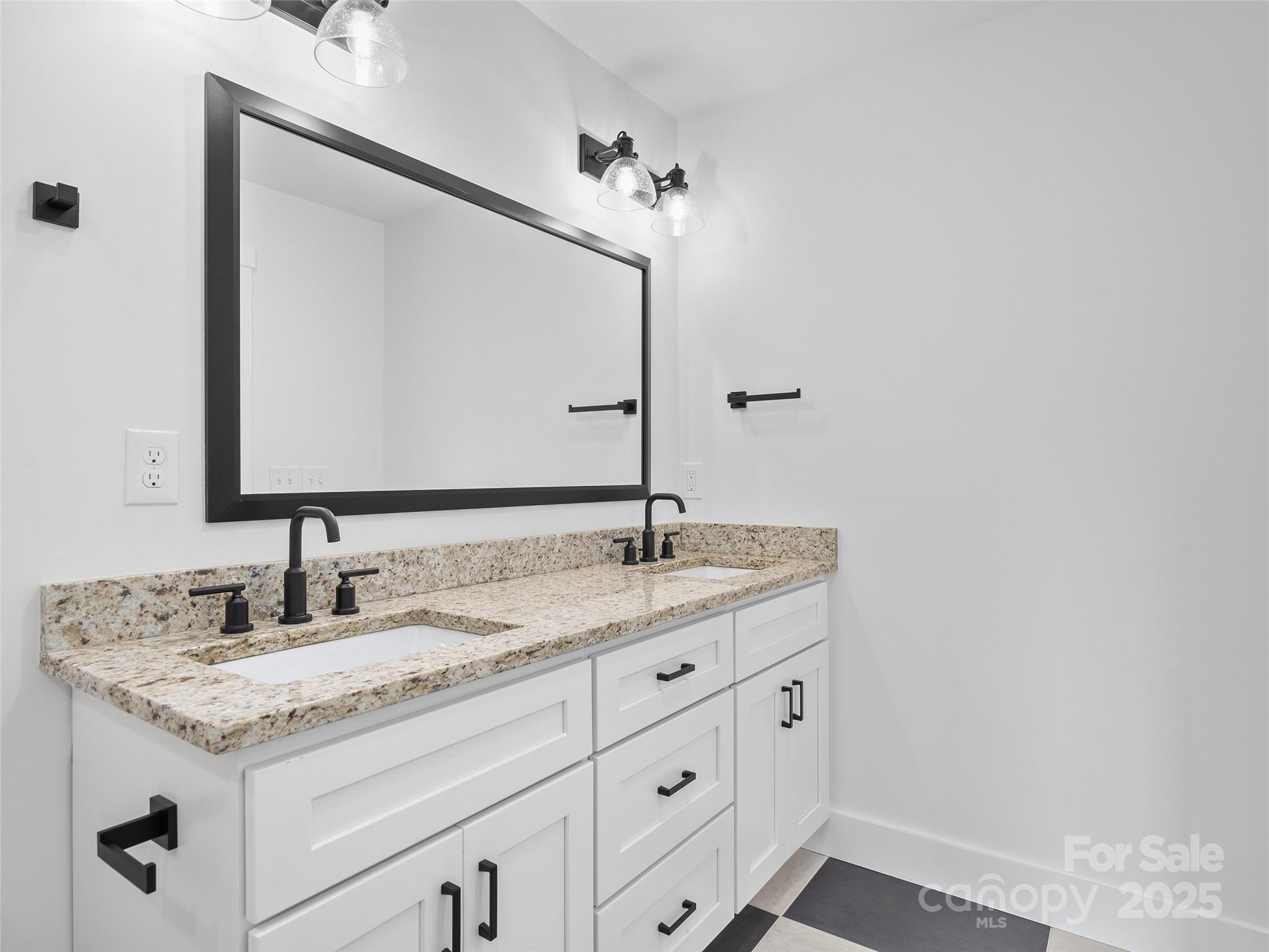 15 Riemar Lane Waynesville NC 28786