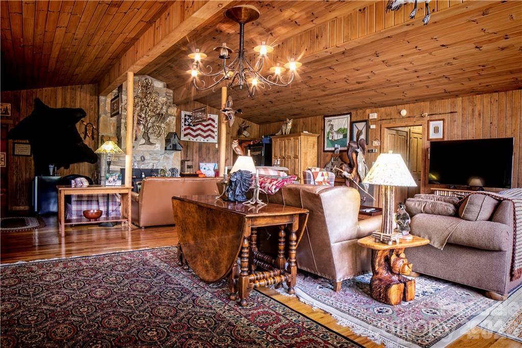 2736 White Oak Flats Road Green Mountain NC 28740