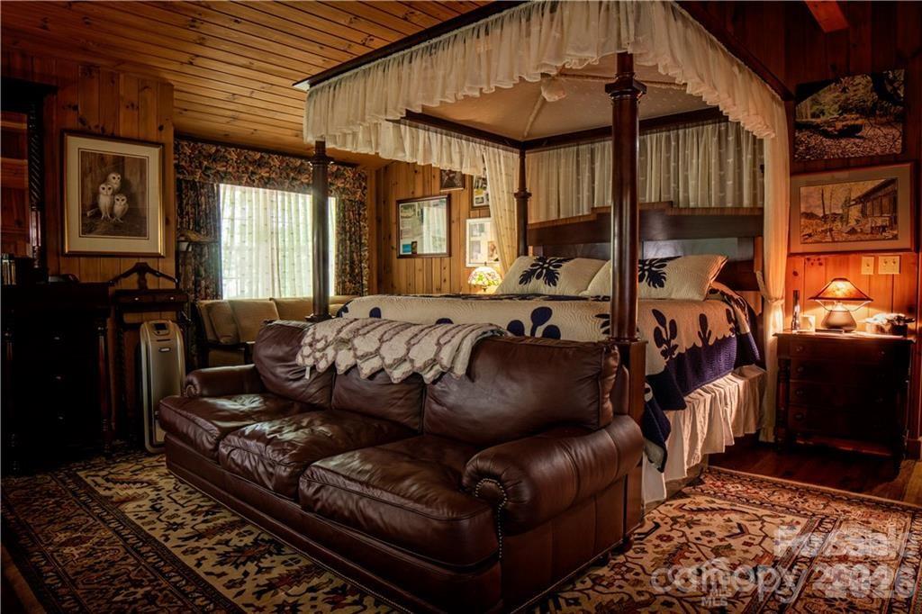 2736 White Oak Flats Road Green Mountain NC 28740