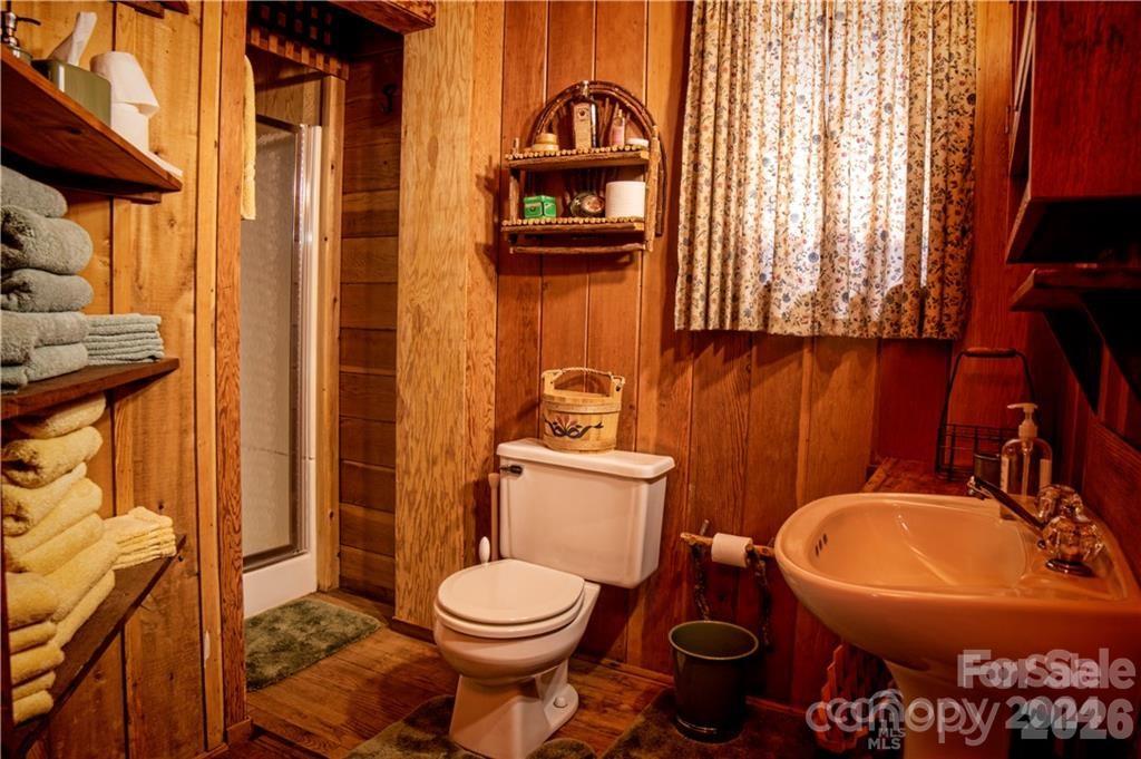2736 White Oak Flats Road Green Mountain NC 28740
