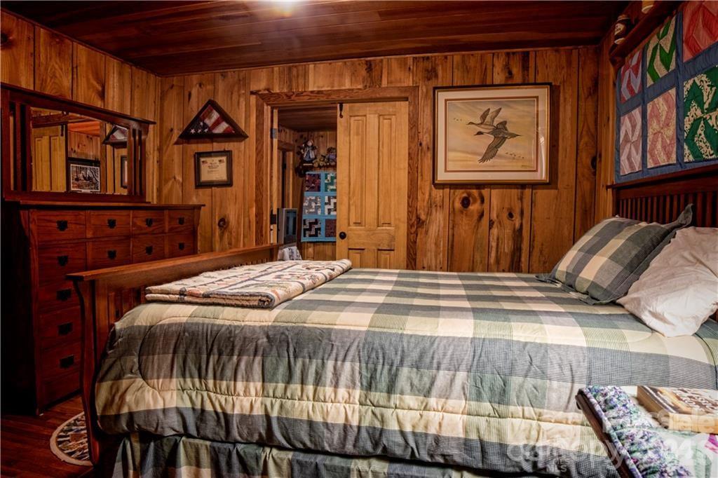 2736 White Oak Flats Road Green Mountain NC 28740