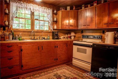 2736 White Oak Flats Road Green Mountain NC 28740