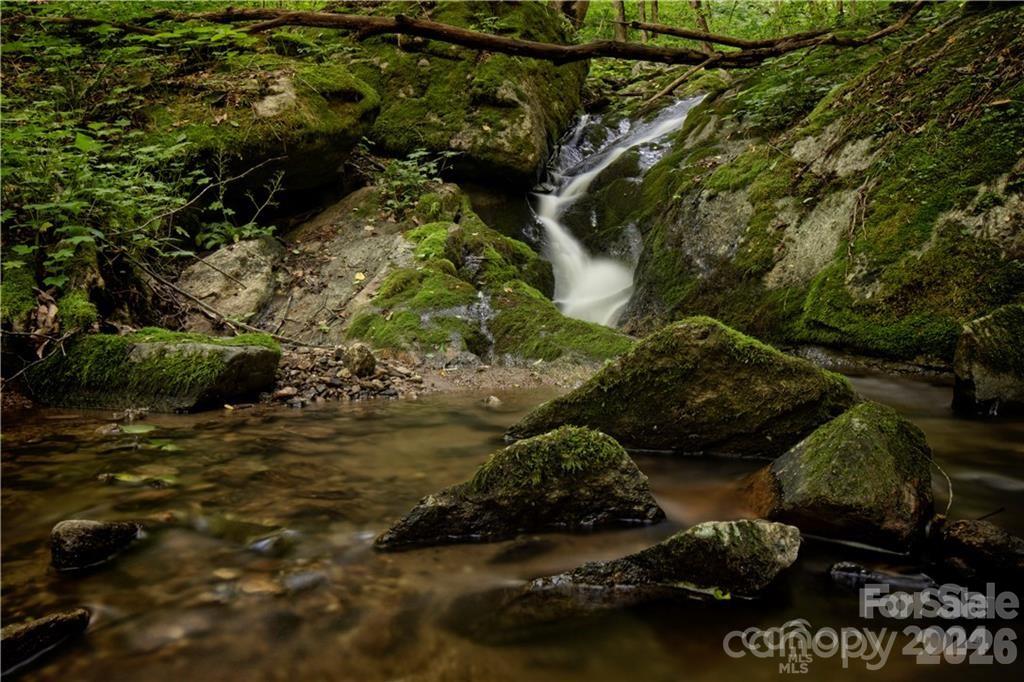 2736 White Oak Flats Road Green Mountain NC 28740