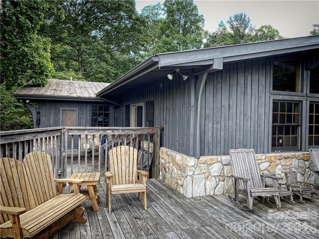 2736 White Oak Flats Road Green Mountain NC 28740