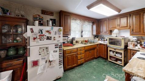 21 Maple Avenue Candler NC 28715