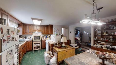 21 Maple Avenue Candler NC 28715