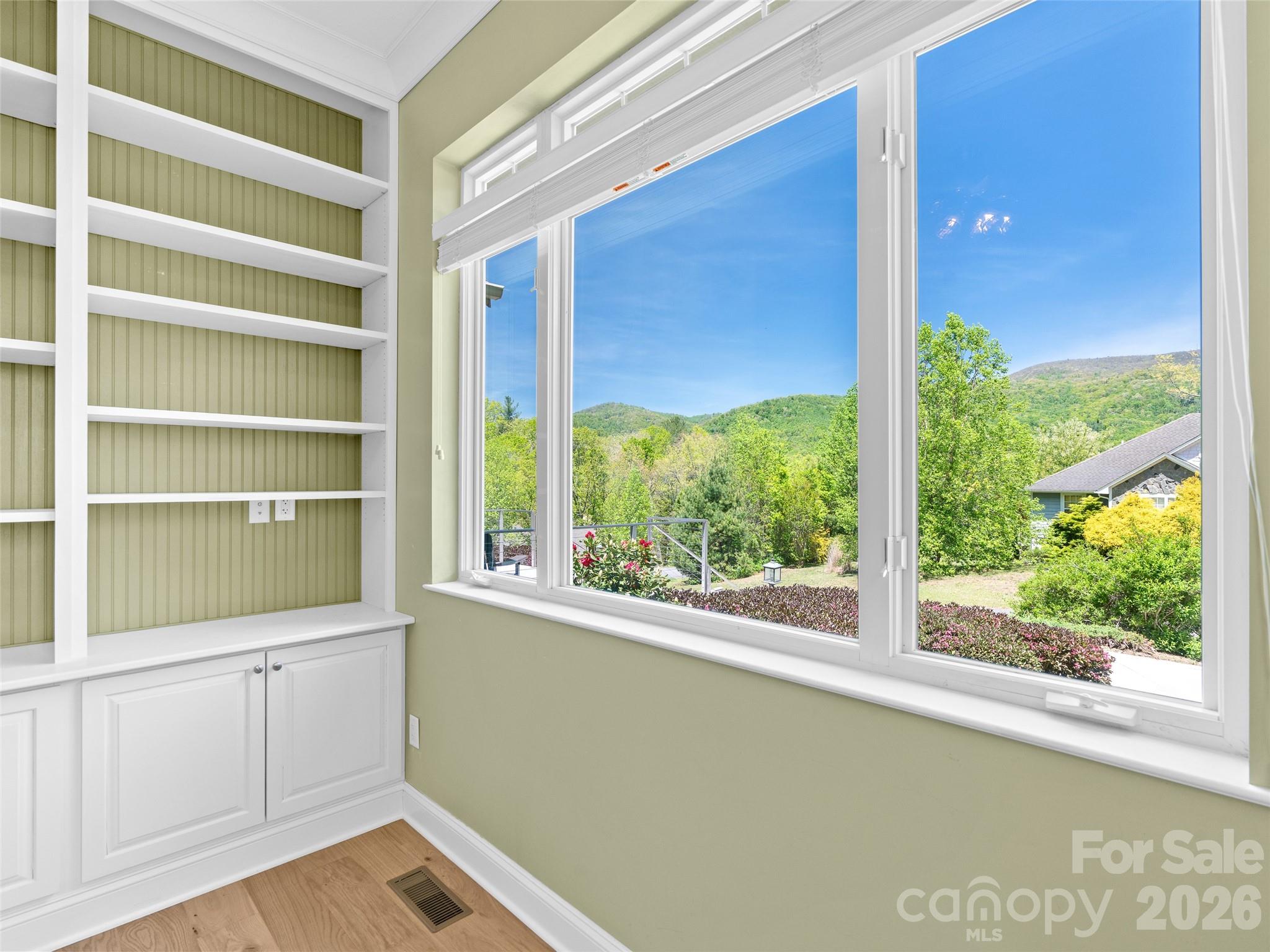 16 Chickadee Lane Fairview NC 28730