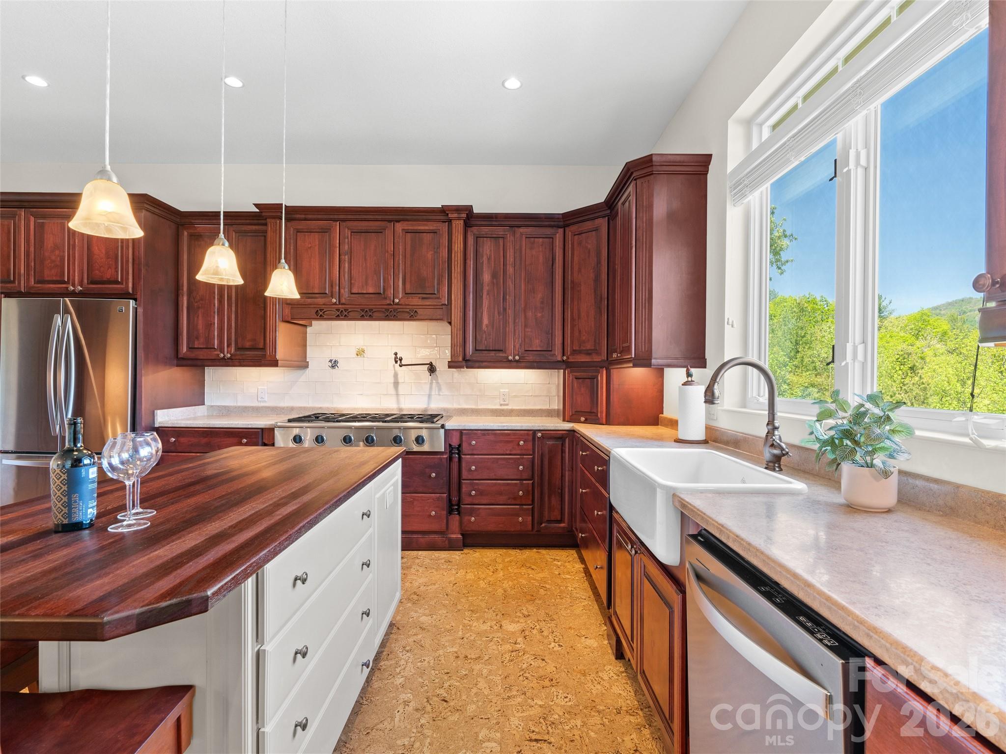 16 Chickadee Lane Fairview NC 28730