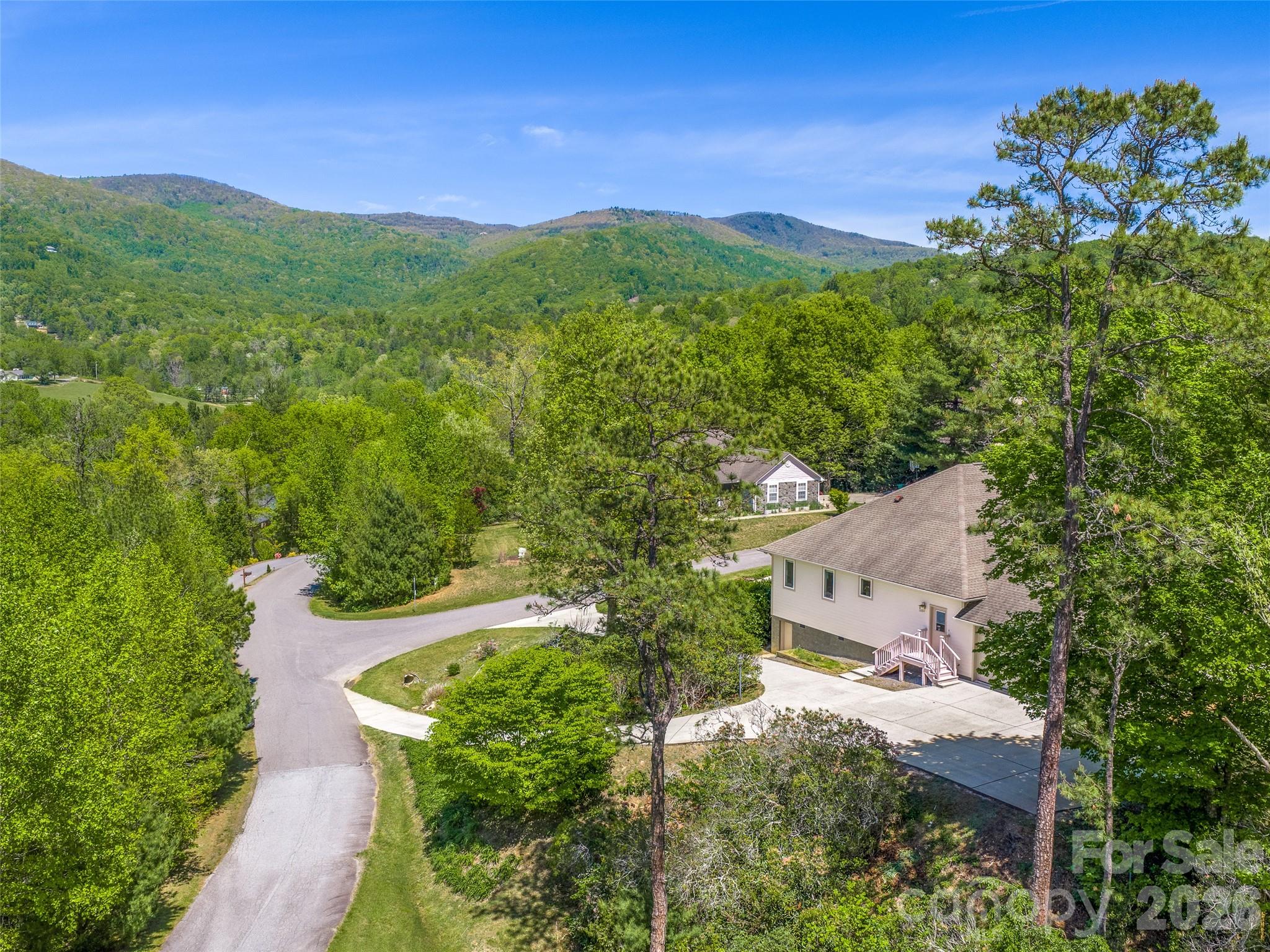 16 Chickadee Lane Fairview NC 28730