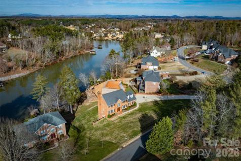 46 Mariners Point Lane Hickory NC 28601